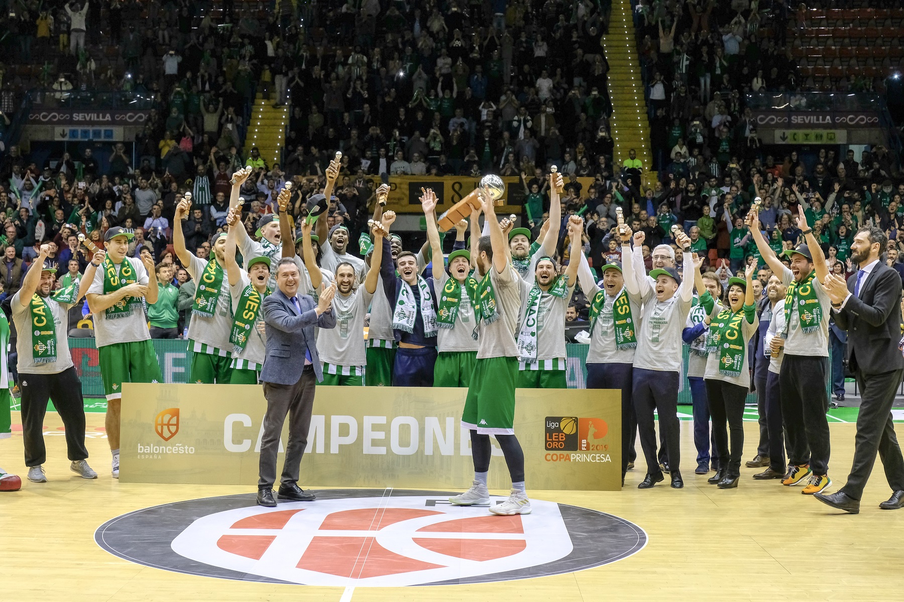 BUFANDA OFICIAL BALONCESTO REAL BETIS ENERGIA PLUS